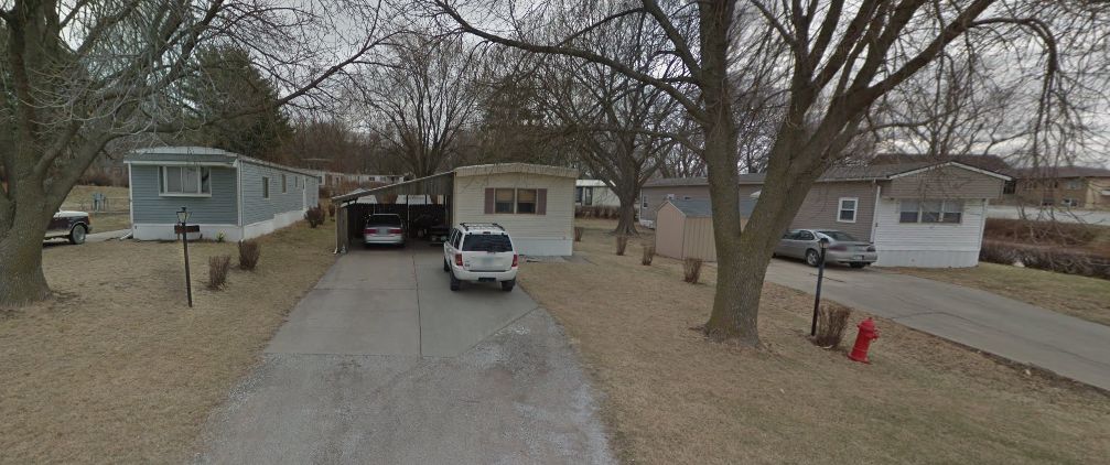 Villa Village: 2404 N 8th St, Red Oak, IA 51566
